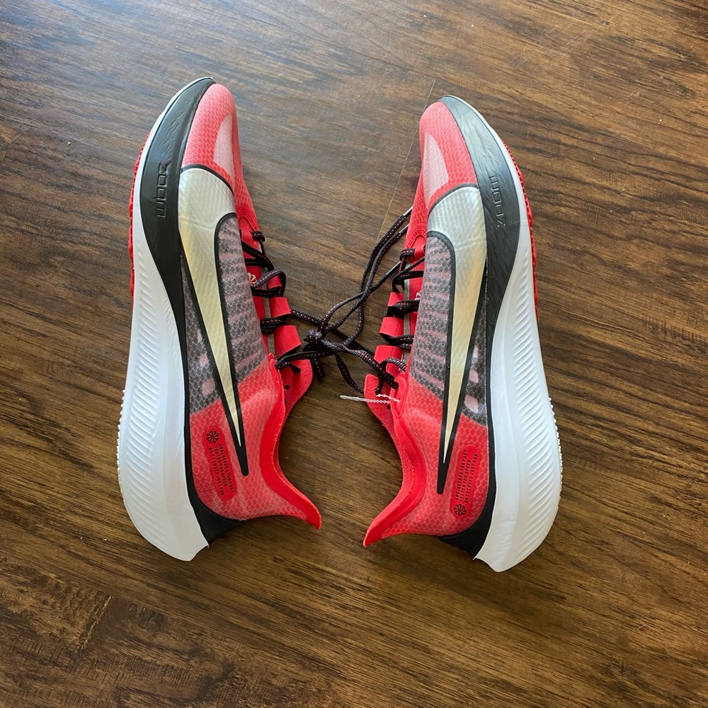 NIKE ZOOM GRAVITY SIZE 12